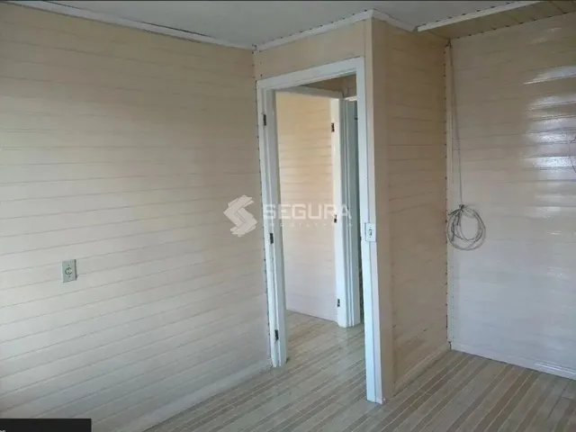 Imagem 5: Casa Mista com 3 Dormitórios e Pátio com Árvores Frutíferas - Harmonia / Canoas
