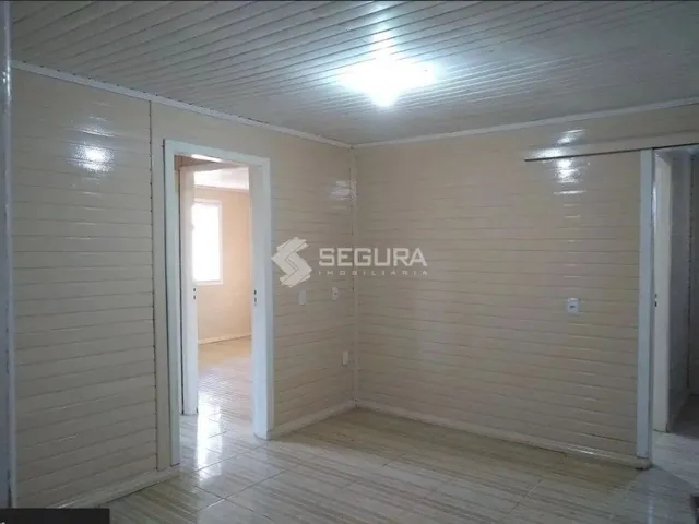 Imagem 3: Casa Mista com 3 Dormitórios e Pátio com Árvores Frutíferas - Harmonia / Canoas