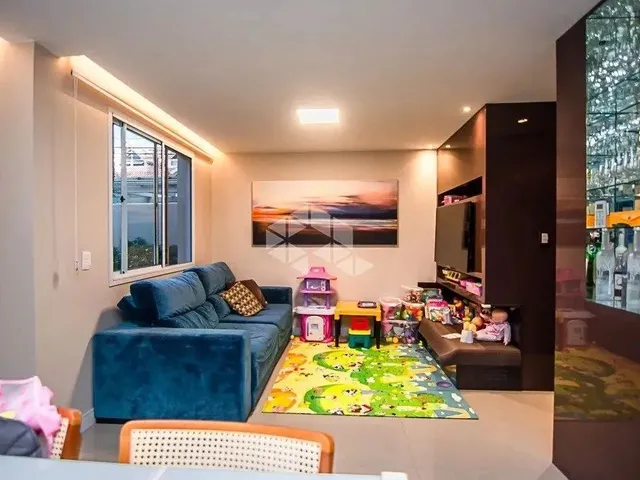Imagem: Sobrado Finamente Decorado com 3 (Três)