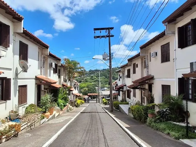 Imagem: Casa de 2 Dormitórios para Alugar no Bairro