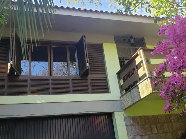 Imagem: Casa Ampla com 5 Dormitórios e Vista para