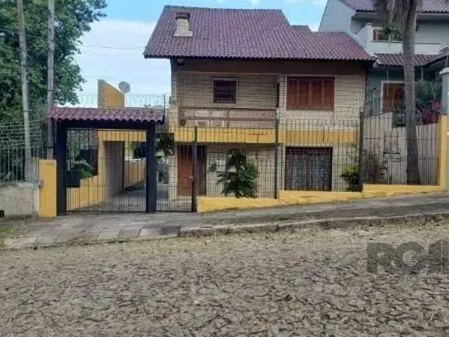 Imagem: Sobrado Térreo com 3 Dormitórios para