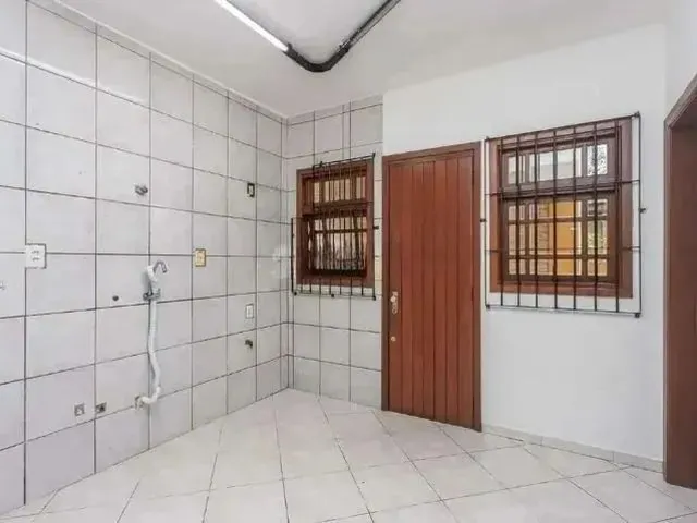 Imagem 3: Sobrado Térreo com 3 Dormitórios para Locação no Bairro Cavalhada