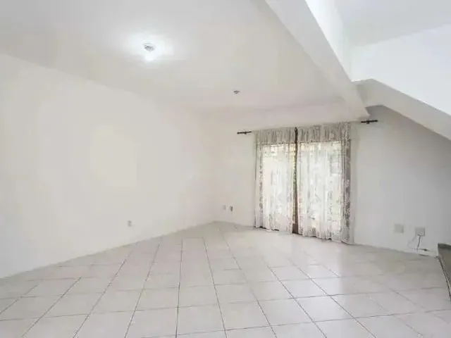 Imagem 5: Sobrado Térreo com 3 Dormitórios para Locação no Bairro Cavalhada