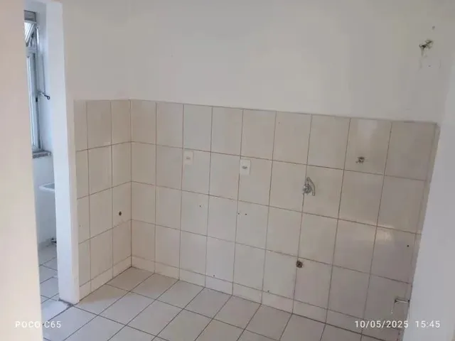 Imagem 6: Apartamento com Um Dormitório, Living, Banheiro, Cozinha e Área de Serviço...