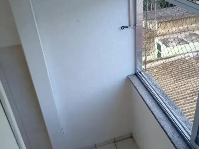 Imagem 10: Apartamento com Um Dormitório, Living, Banheiro, Cozinha e Área de Serviço...