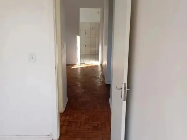 Imagem 9: Apartamento com Um Dormitório, Living, Banheiro, Cozinha e Área de Serviço...