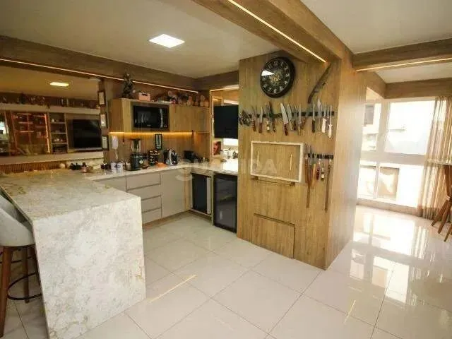 Imagem 4: Apartamento Mobiliado com 3 Dormitórios, Sendo 1 Suíte, para Alugar no Bairro Cristal