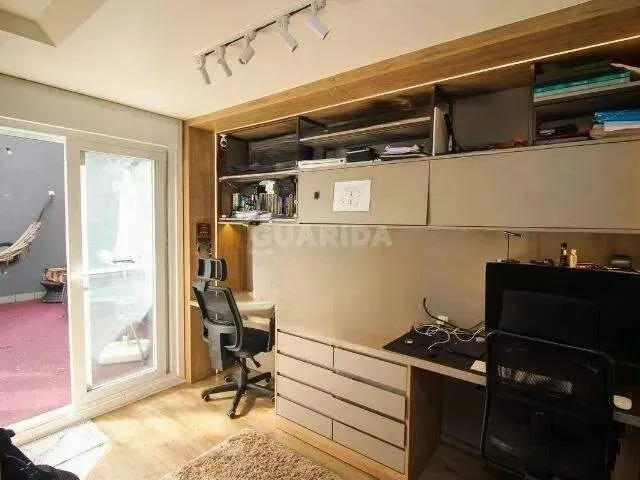 Imagem 12: Apartamento Mobiliado com 3 Dormitórios, Sendo 1 Suíte, para Alugar no Bairro Cristal