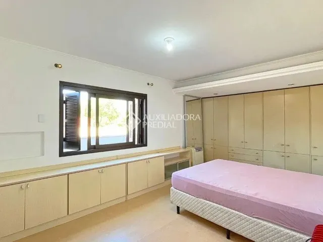 Imagem 3: Casa com 4 Dormitórios, Mobiliada na Zona Sul!