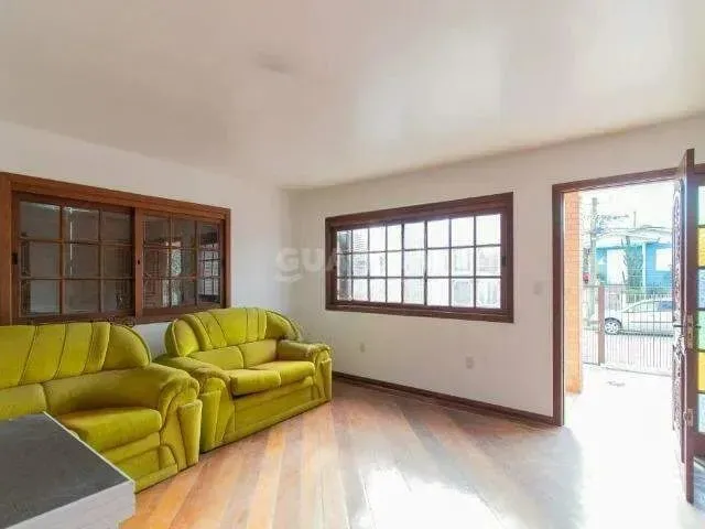 Imagem: Casa com 5 Dormitórios, Sendo 1 Suíte