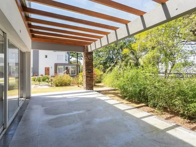 Imagem 5: Casa em Condomínio Semimobiliada para Alugar no Ipanema com 4 Quartos (3 Suítes