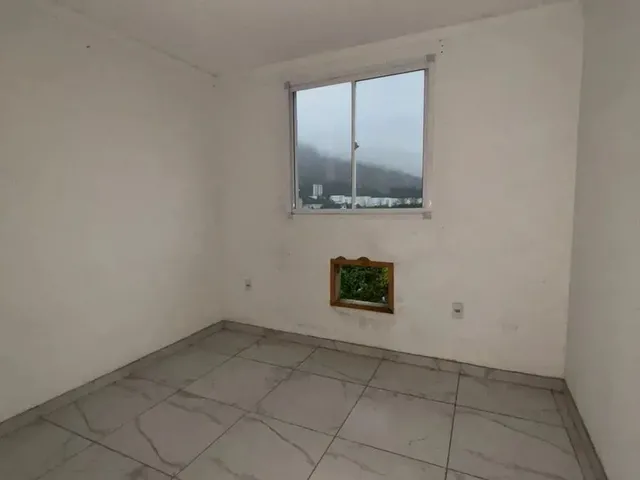 Imagem 4: Imóvel para Aluguel com 48 Metros Quadrados com 2 Quartos em Joana D&Amp;Apos;Arc - Nova
