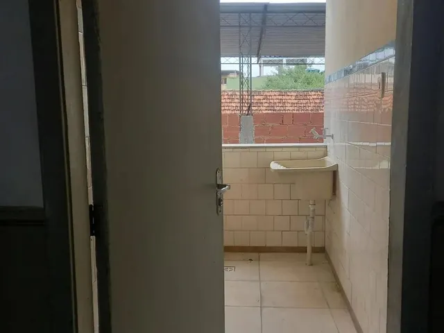 Imagem 1: Imóvel para Aluguel Possui 35 Metros Quadrados com 2 Quartos em Olinda - Nilópolis - Rj