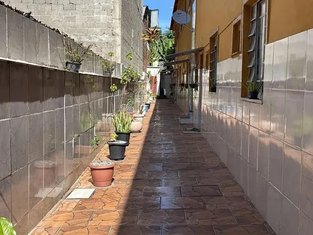 Imagem 9: Imóvel para Aluguel Possui 60 Metros Quadrados com 2 Quartos em Moquetá - Nova Iguaçu
