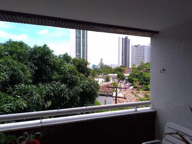 Imagem 10: Apartamento de Luxo em Casa Forte com 4 Quartos, 2 Suítes e 2 Vagas de Garagem