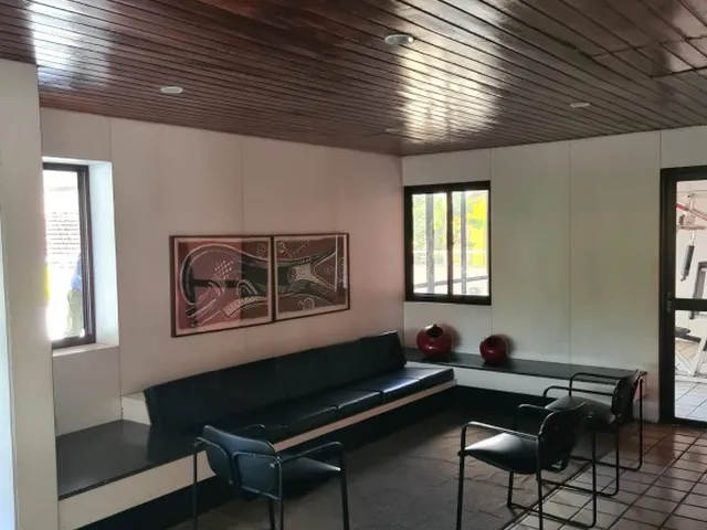 Imagem 3: Apartamento de Luxo em Casa Forte com 4 Quartos, 2 Suítes e 2 Vagas de Garagem