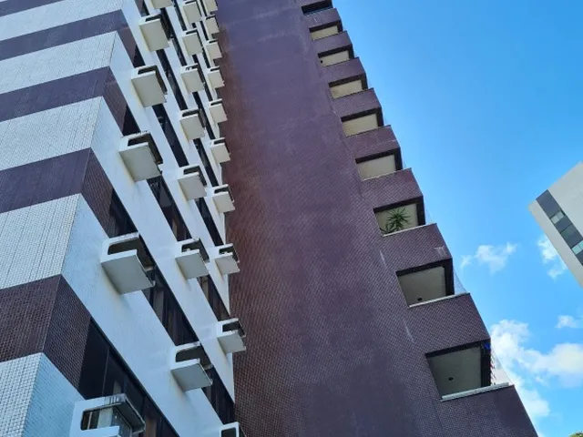 Imagem 15: Apartamento de Luxo em Casa Forte com 4 Quartos, 2 Suítes e 2 Vagas de Garagem