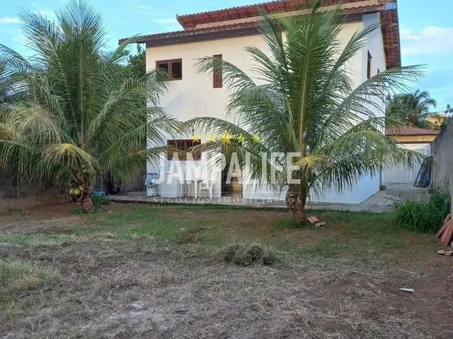 Imagem: A casa possui 3 Dormitórios, 2 Suítes, 3 Banheiros, 1
