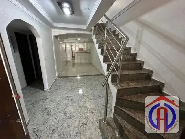 Imagem: Alugo Sobrado com 5 Quartos na Avenida Contorno