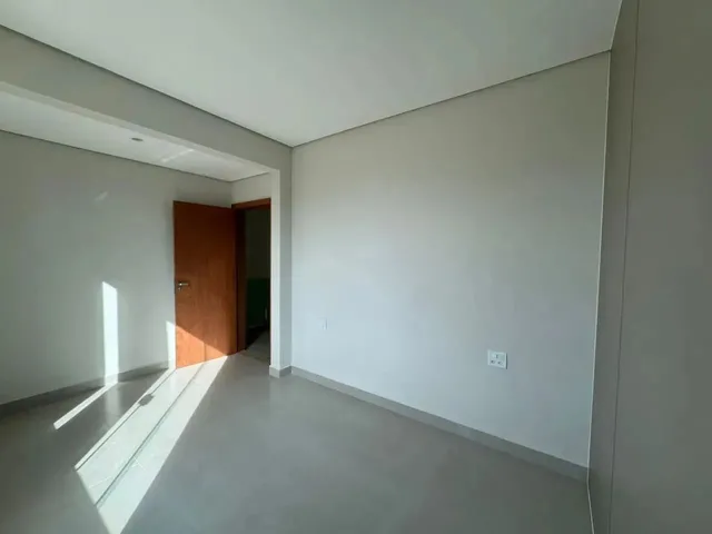 Imagem 11: Imóvel para Aluguel com 400 Metros Quadrados com 3 Quartos