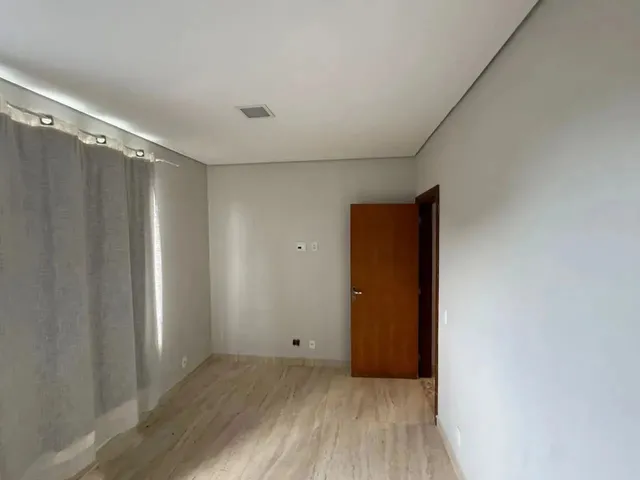 Imagem 15: Imóvel para Aluguel com 400 Metros Quadrados com 3 Quartos
