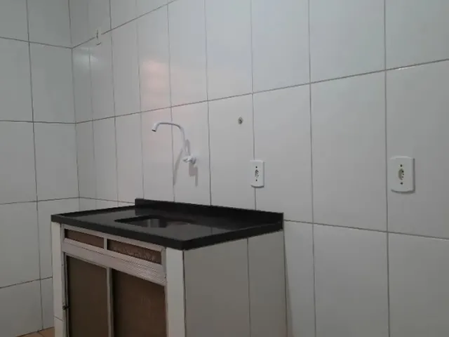 Imagem 4: Alugado!!!Alugo 3 Cômodos + Banheiro para Moças, Rapazes Ou Casal Sem Filhos e Sem