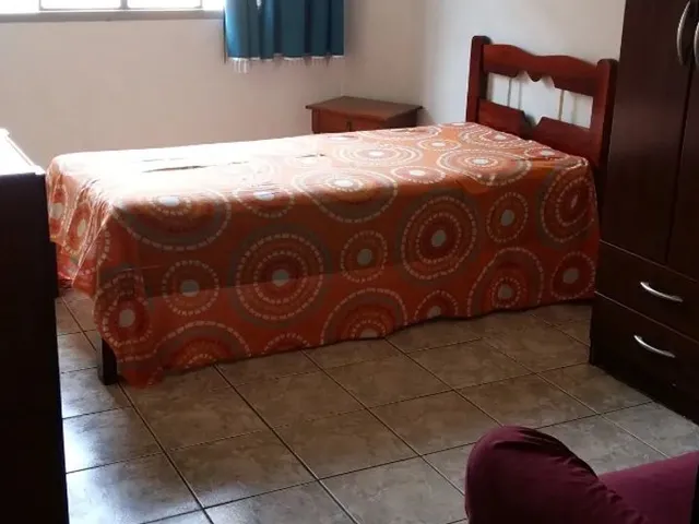 Imagem: Alugo em Sobrado Quarto Mobiliado no Guará