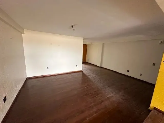 Imagem 10: Triplex de 4 Quartos com Garagem