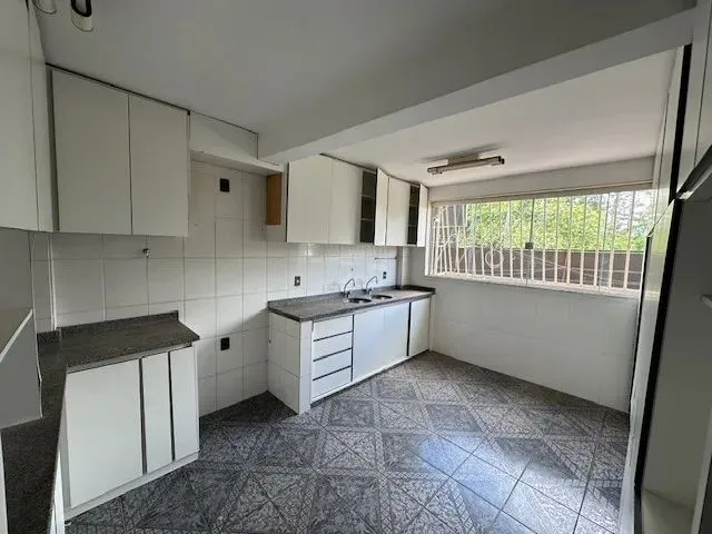 Imagem 8: Triplex de 4 Quartos com Garagem