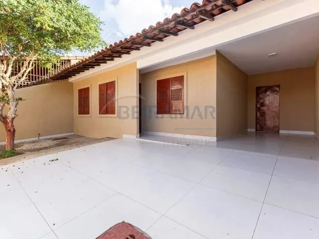 Imagem: Casa de 6 Quartos, com Ampla Garagem e Churrasqueira