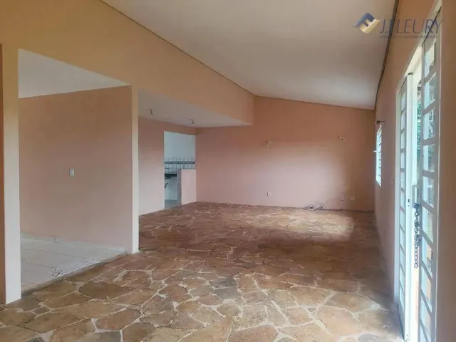 Imagem 2: Casa com 3 Dormitórios para Alugar, 378 M² por R$ 4.576,40/Mês - Setor Habitacional