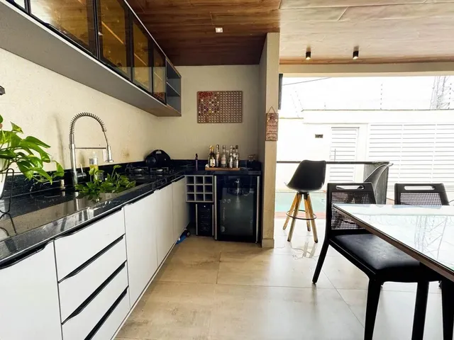 Imagem 15: Casa de Alto Padrão com 4 Quartos(2 Suítes) Lagoa Nova