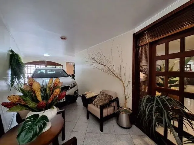 Imagem 3: Casa Térrea 3/4 C/ Suíte de 200 M², Sala de Estar e Jantar, 2 Vagas por 450.000,00