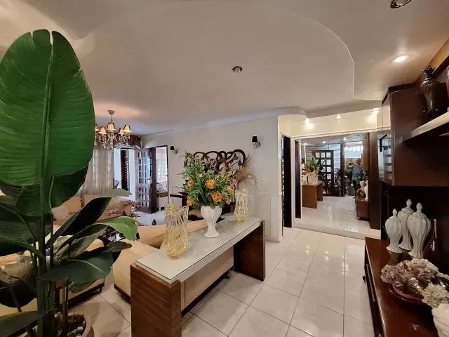 Imagem 5: Casa Térrea 3/4 C/ Suíte de 200 M², Sala de Estar e Jantar, 2 Vagas por 450.000,00