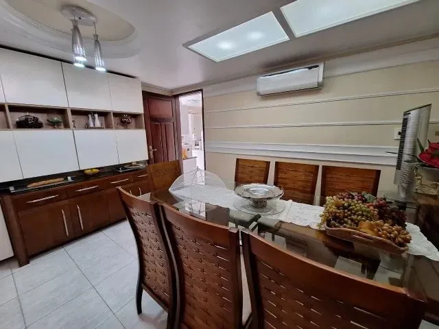 Imagem 6: Casa Térrea 3/4 C/ Suíte de 200 M², Sala de Estar e Jantar, 2 Vagas por 450.000,00