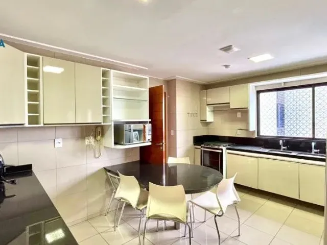 Imagem 3: Apartamento Sofisticado com 3 Suítes em Candelária
