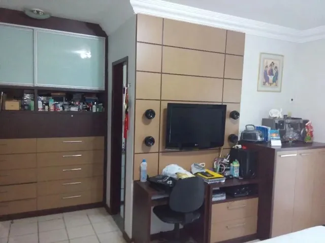 Imagem 3: Casa com 4 Dormitórios À Venda, 300 M² por R$ 900.000,00 - Parque das Colinas
