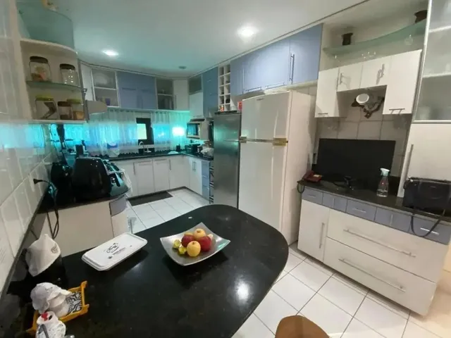 Imagem 2: Imóvel para Venda com 255 Metros Quadrados com 3 Quartos em Candelária - Natal - Rn