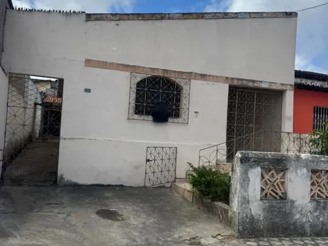 Imagem: Vendo Casa nas Quintas, com 03 Quartos