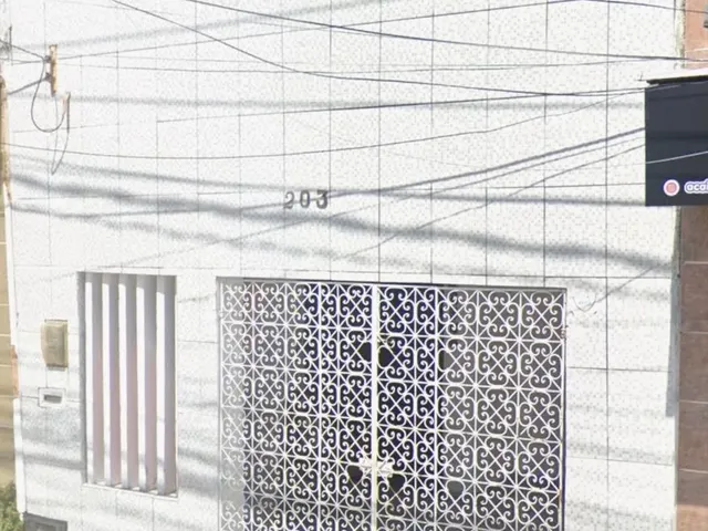 Imagem: Casa com 2/4 Quintas Negocia