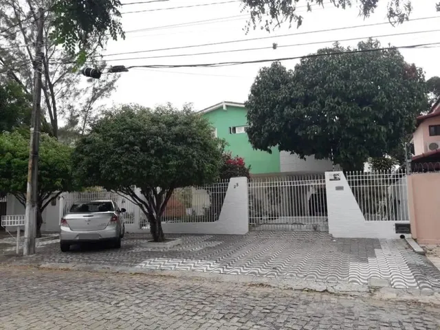 Imagem: Casa com 4 Dormitórios À Venda, 300 M²
