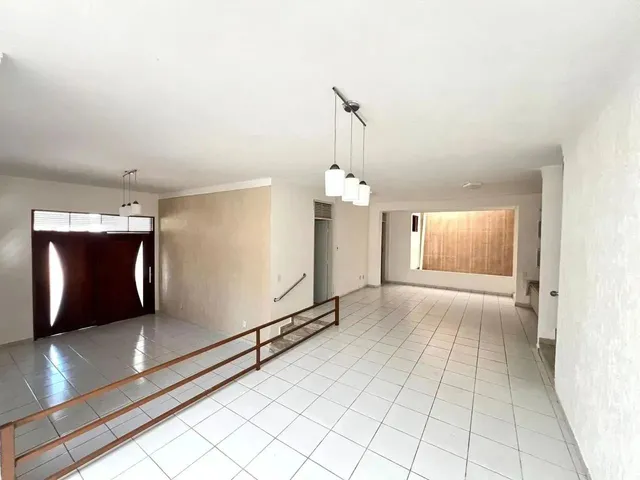 Imagem 5: Belíssima Casa 4/4 Sendo 03 Suites 450M² em Capim Macio