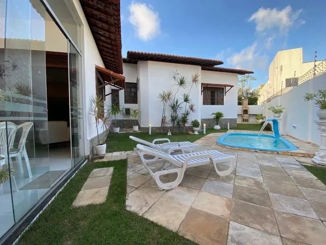 Imagem: Belíssima Casa por Trás do Ccab Sul