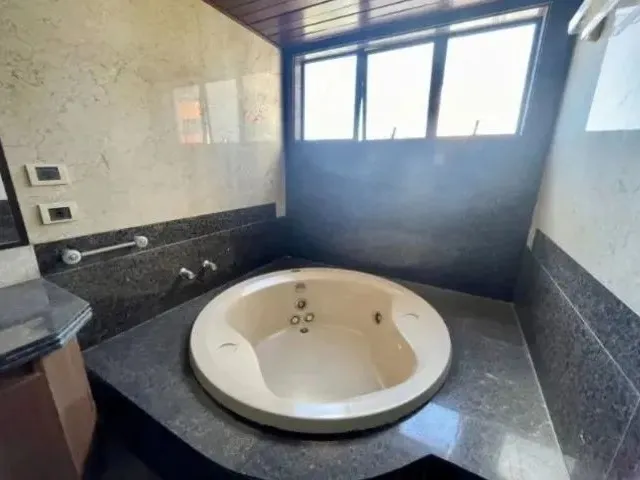 Imagem 4: Cobertura 4/4 com 4 Suítes no Edifício Adalgiza Andrade de 550 M², 4 Vagas Por