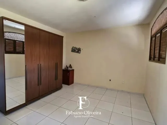 Imagem 7: Imóvel para Venda Possui 214 Metros Quadrados com 4 Quartos em Lagoa Nova - Natal - Rn