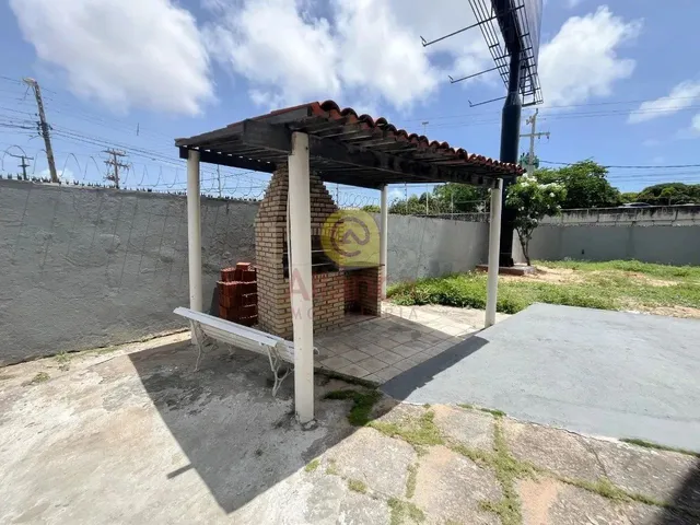 Imagem 13: Apartamento no Bairro de Candelária com 03 Quartos Sendo 01 Suíte