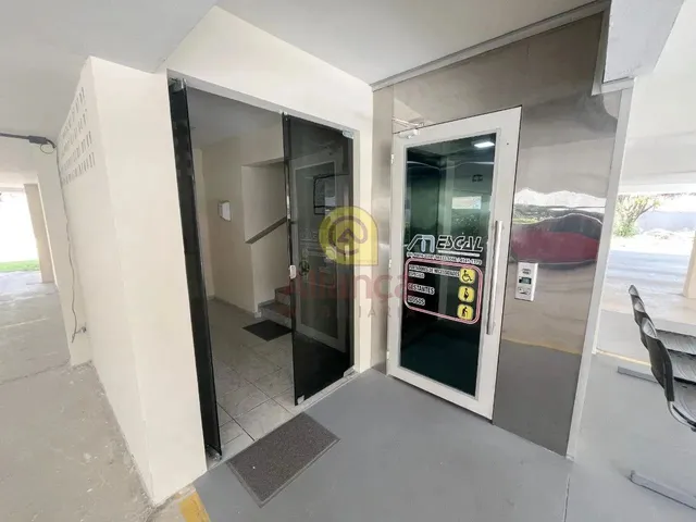 Imagem 9: Apartamento no Bairro de Candelária com 03 Quartos Sendo 01 Suíte