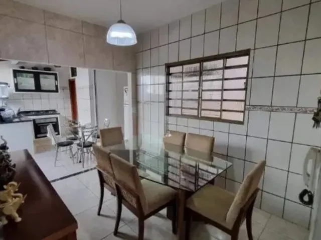 Imagem: Casa em Ponta Negra com 3 Quartos e 2 Banheiros