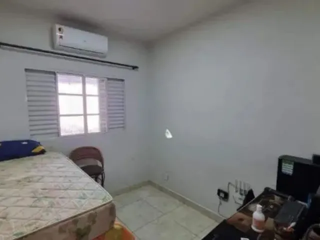 Imagem 2: Casa em Ponta Negra com 3 Quartos e 2 Banheiros Ry0010.